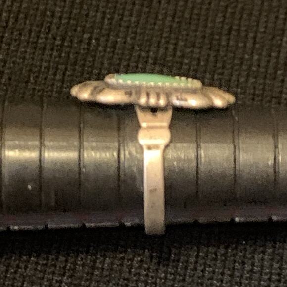 Vintage Native Sterling Silver and Turquoise Ring Size 4.5 - Picture 5 of 8